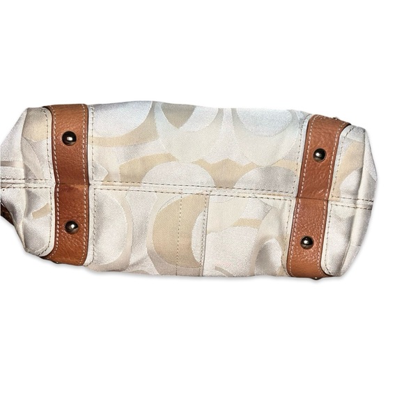 EUC COACH CARLY HOBO BAG - Picture 9 of 15